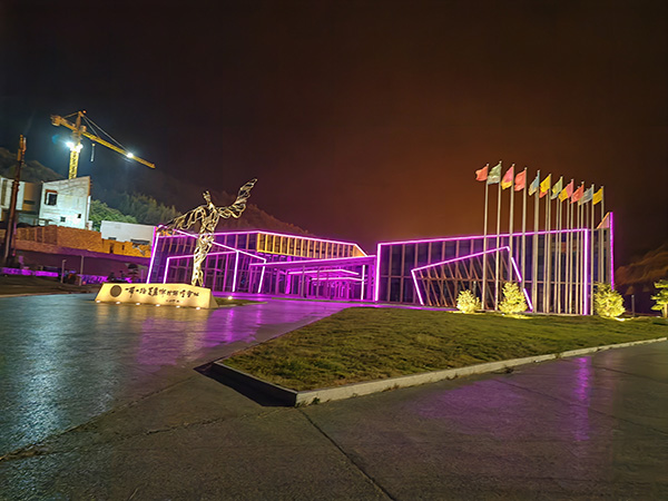 城市亮化是现代城市建设的重要组成部分,它不仅可以美化城市的夜景,还能提升城市的整体形象。随着科技的不断进步,城市亮化也得到了更多的关注和创新。本文将介绍一些关于城市亮化的创意和技术,帮助读者了解城市亮化的重要性以及如何进行西吉城市亮化的规划和实施。 城市亮化是现代城市建设的重要组成部分,它不仅可以美化城市的夜景,还能提升城市的整体形象。随着科技的不断进步,城市亮化也得到了更多的关注和创新。本文将介绍一些关于城市亮化的创意和技术,帮助读者了解西吉城市亮化的重要性以及如何进行西吉城市亮化的规划和实施。